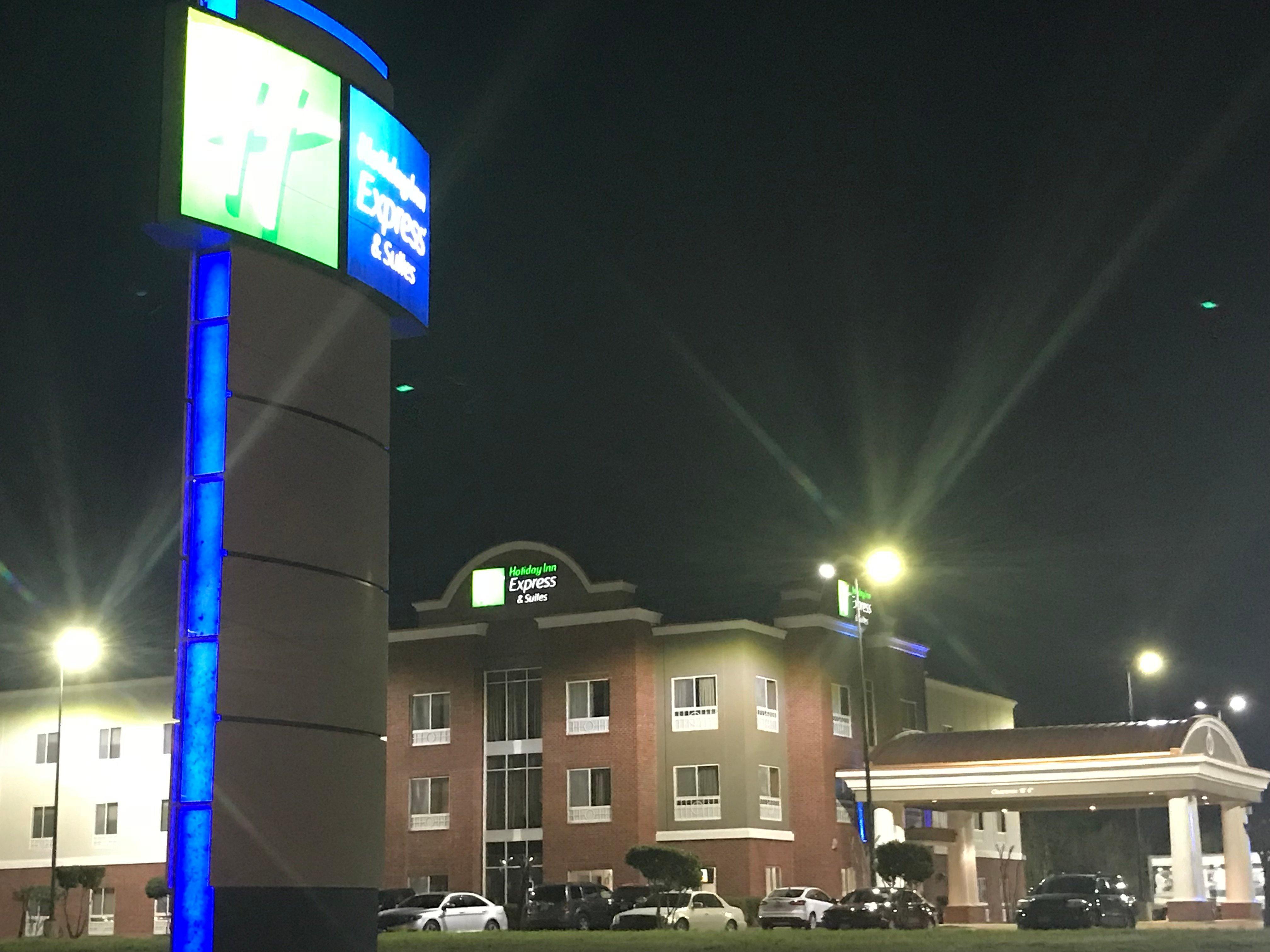 Holiday Inn Express Hotel & Suites Canton By Ihg Exterior foto