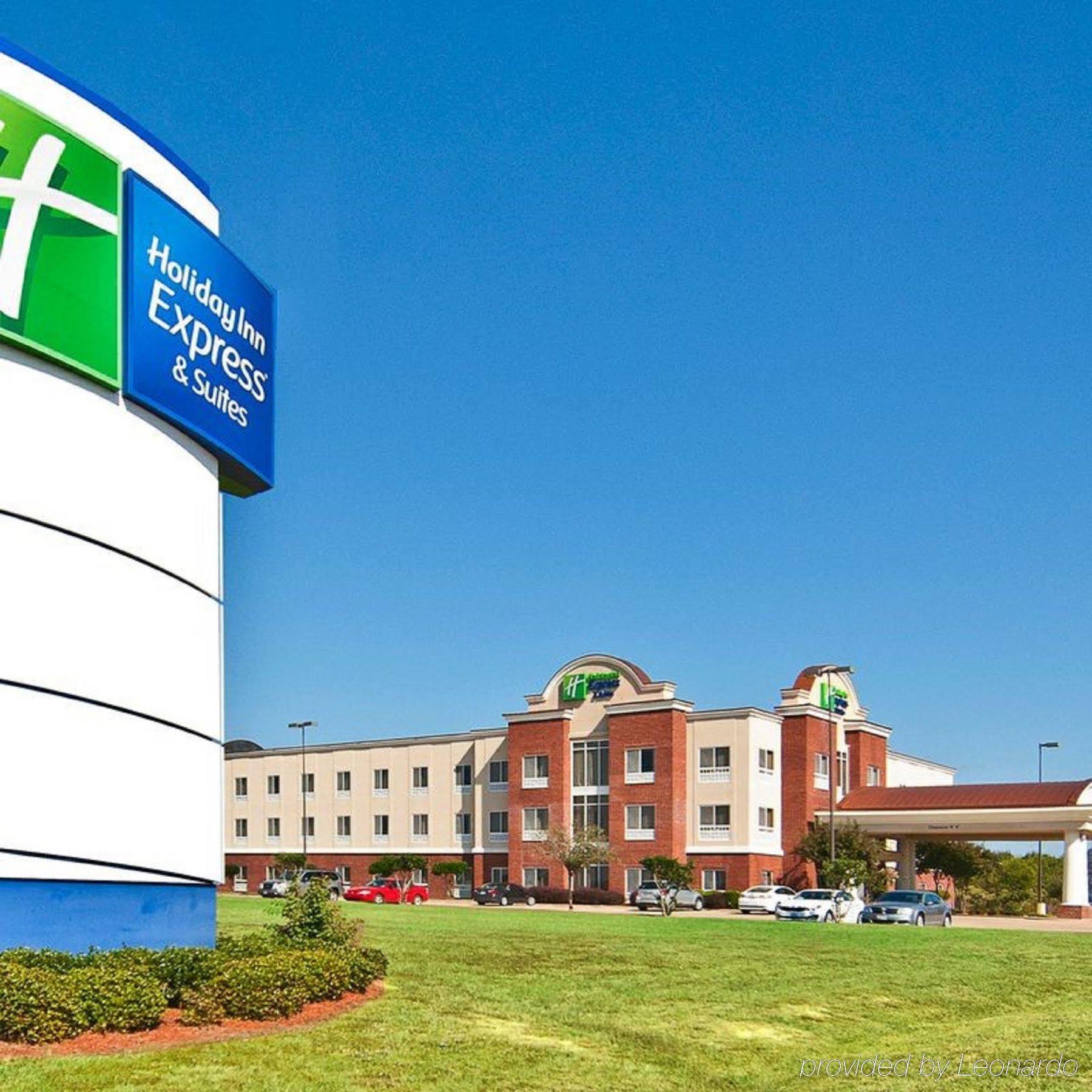 Holiday Inn Express Hotel & Suites Canton By Ihg Exterior foto