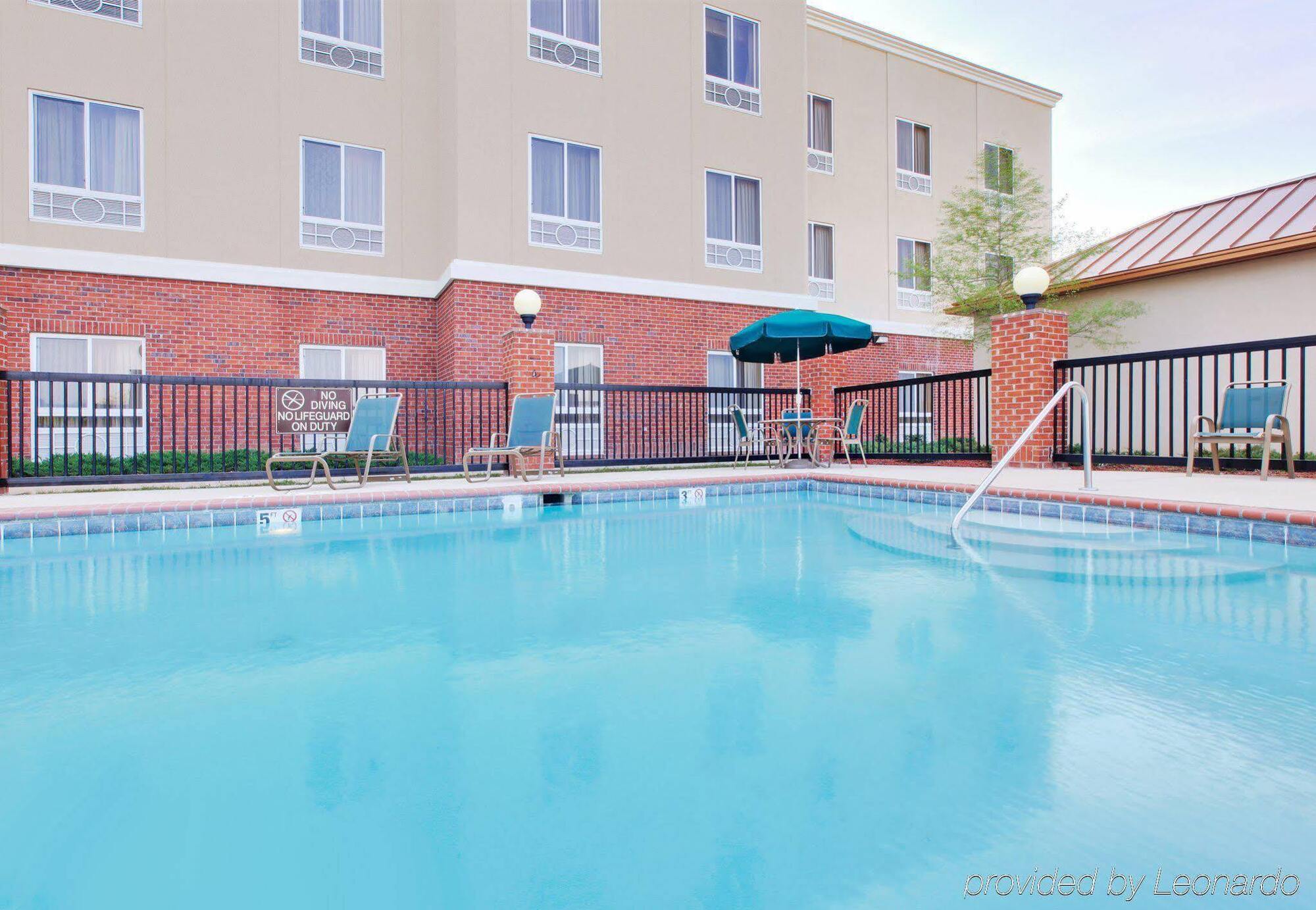 Holiday Inn Express Hotel & Suites Canton By Ihg Exterior foto